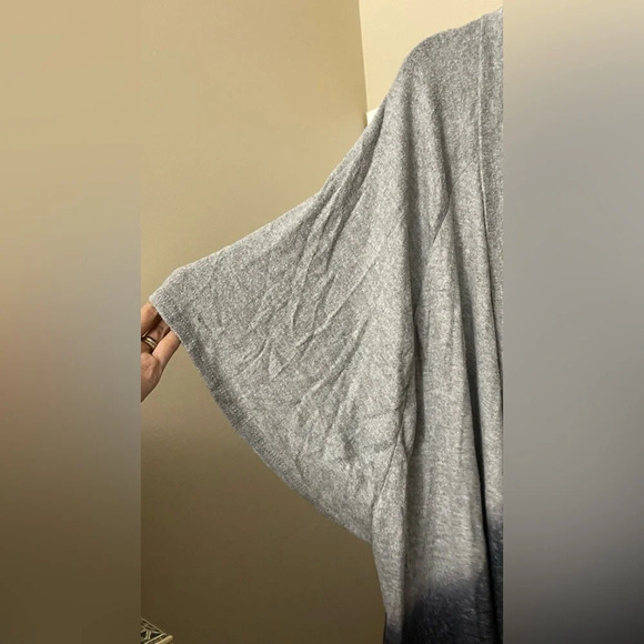 NWOT Status By Chenault Nordstrom Ombre Dip Dye Cardigan Sweater Gray Size Small - Picture 5 of 8